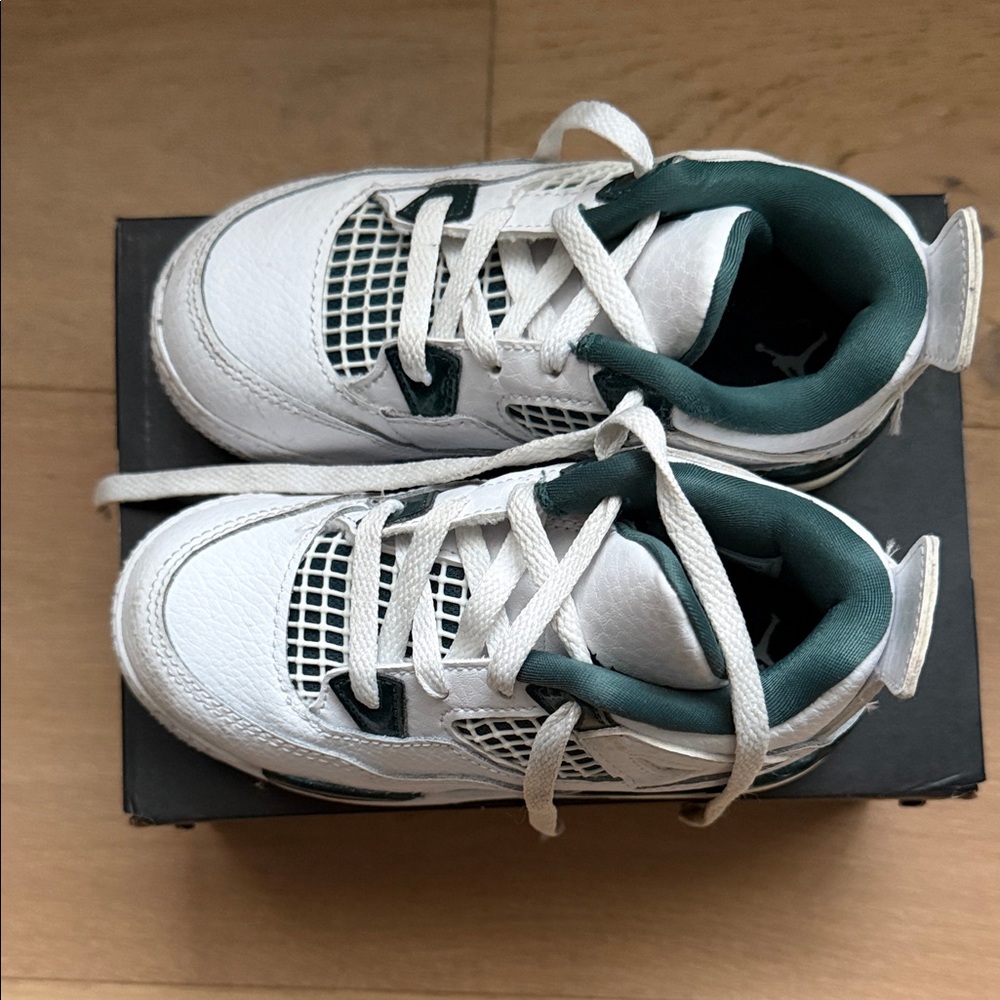 Jordan 4 Retro - Picture 2 of 7